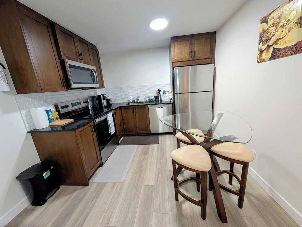 2 Bedroom Guest Suite in SW