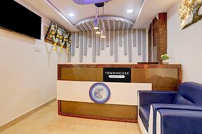 Deluxe With Twin Bedbluemoon Hotel