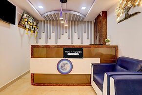 Deluxe With Twin Bedbluemoon Hotel