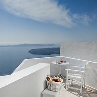 Santorini Roses Suites