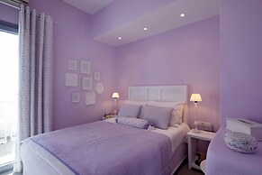 Santorini Roses Suites