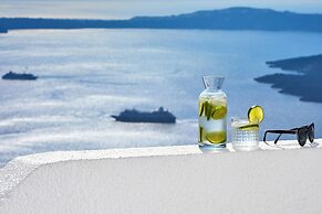 Santorini Roses Suites