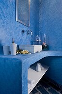 Santorini Roses Suites