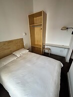 El Santo Hostel