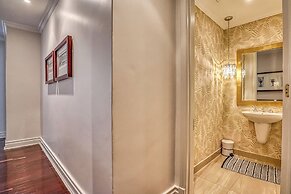 Luxurious Two-Bedroom Apartment