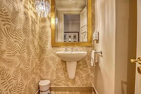 Luxurious Two-Bedroom Apartment