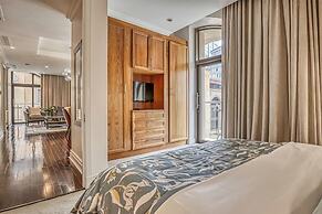 Luxurious Two-Bedroom Apartment