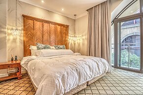 Luxurious Two-Bedroom Apartment
