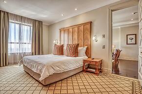 Deluxe One-Bedroom Apartment