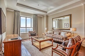 Deluxe One-Bedroom Apartment
