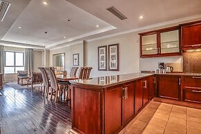Deluxe One-Bedroom Apartment