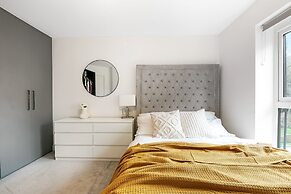 Luxurious 2 bed Flat in Greenhithe