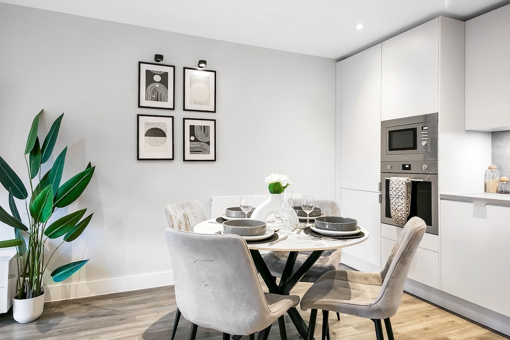 Luxurious 2 bed Flat in Greenhithe