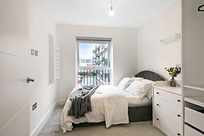 Luxurious 2 bed Flat in Greenhithe