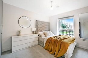 Luxurious 2 bed Flat in Greenhithe