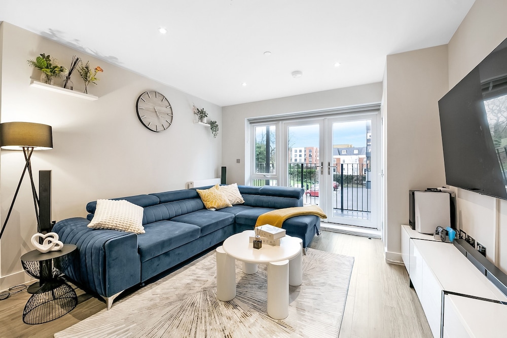 Luxurious 2 bed Flat in Greenhithe