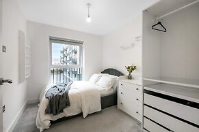 Luxurious 2 bed Flat in Greenhithe