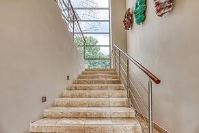 Executive 4-Bedroom Home