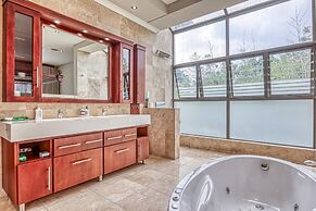 Executive 4-Bedroom Home