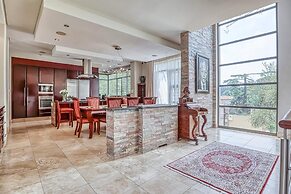 Executive 4-Bedroom Home