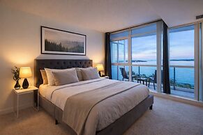 Toronto Skyline Suites