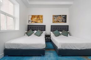 Plush Hotel