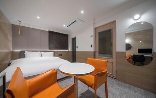 Hound Hotel Daegu Dongdaegu Station