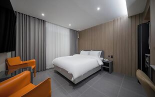 Hound Hotel Daegu Dongdaegu Station