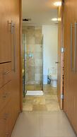 Luxury Condo with Private Beach 4BR
