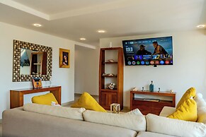 Luxury Condo with Private Beach 4BR