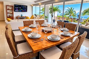 Luxury Condo with Private Beach 4BR