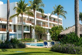 Luxury Condo with Private Beach 4BR