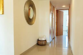 Luxury Condo with Private Beach 4BR