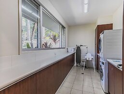 Macadamia Ocean Escape