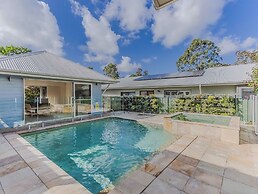 Macadamia Ocean Escape