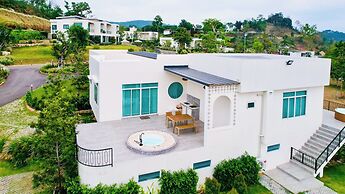 The Peak Hill Pool Villa