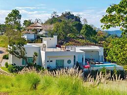 The Peak Hill Pool Villa