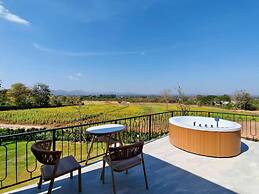 The Peak Hill Pool Villa