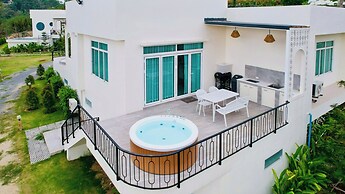 The Peak Hill Pool Villa