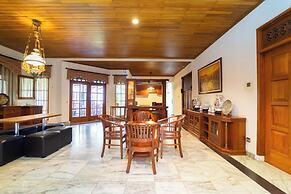 D Ajenk Boutique Villa by BHATARA