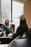 Lakes Edge Lodge