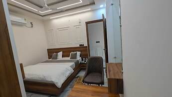 HOTEL R R TRIPATHI