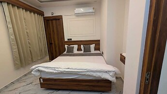 HOTEL R R TRIPATHI
