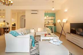 ELIVAAS  Lumin 4 BHK with Pool in Arpora