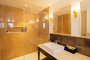 ELIVAAS  Lumin 4 BHK with Pool in Arpora