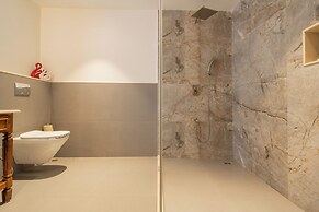 ELIVAAS  Lumin 4 BHK with Pool in Arpora