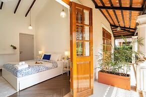 ELIVAAS  Lumin 4 BHK with Pool in Arpora
