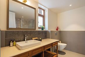 ELIVAAS  Lumin 4 BHK with Pool in Arpora