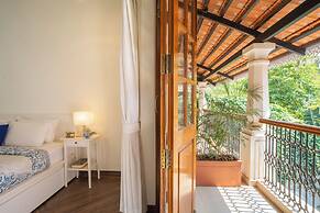 ELIVAAS  Lumin 4 BHK with Pool in Arpora