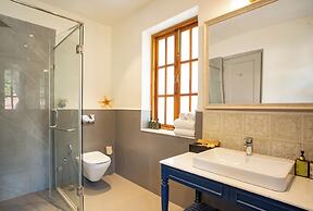 ELIVAAS  Lumin 4 BHK with Pool in Arpora